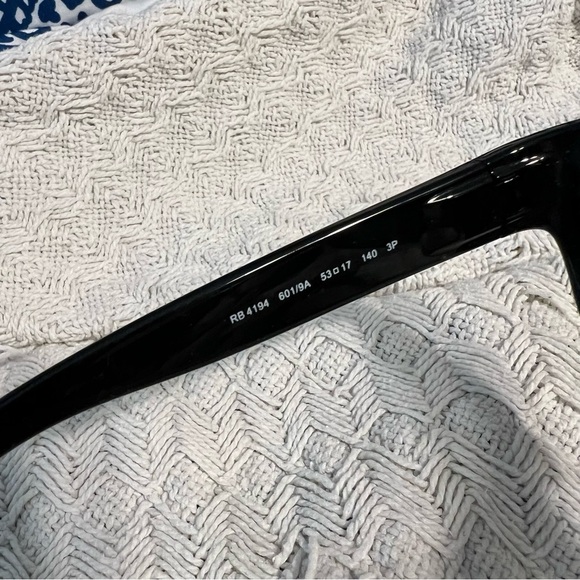 RAY-BAN Unisex Polarized Lightweight Sunglasses RB4194 Square Frame - Picture 11 of 12